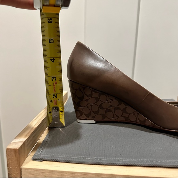 Coach wedges size 7.5 - Picture 5 of 5